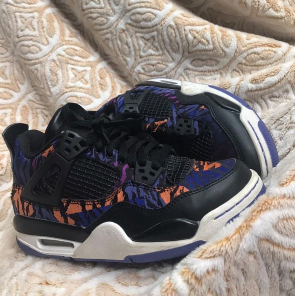 Jordan 4s